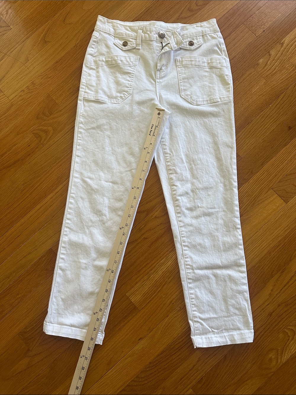 1822-White jeans w/ stretch- size 4